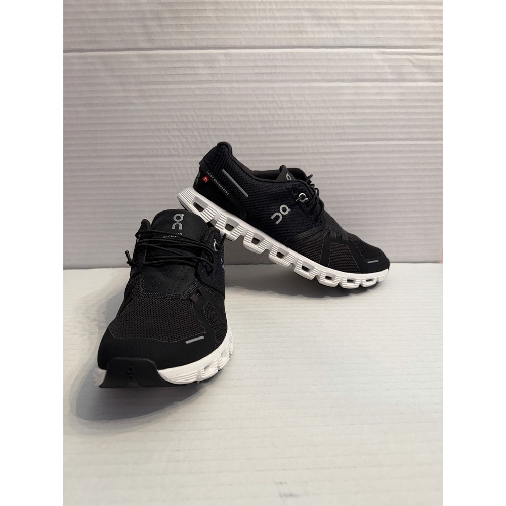 On Cloud 6 Running Shoes Womens 8.5 Black Cushioned Sneaker Minimalist Gorpcore